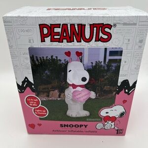 Peanuts Snoopy Valentine's Day Inflatable - White & Red